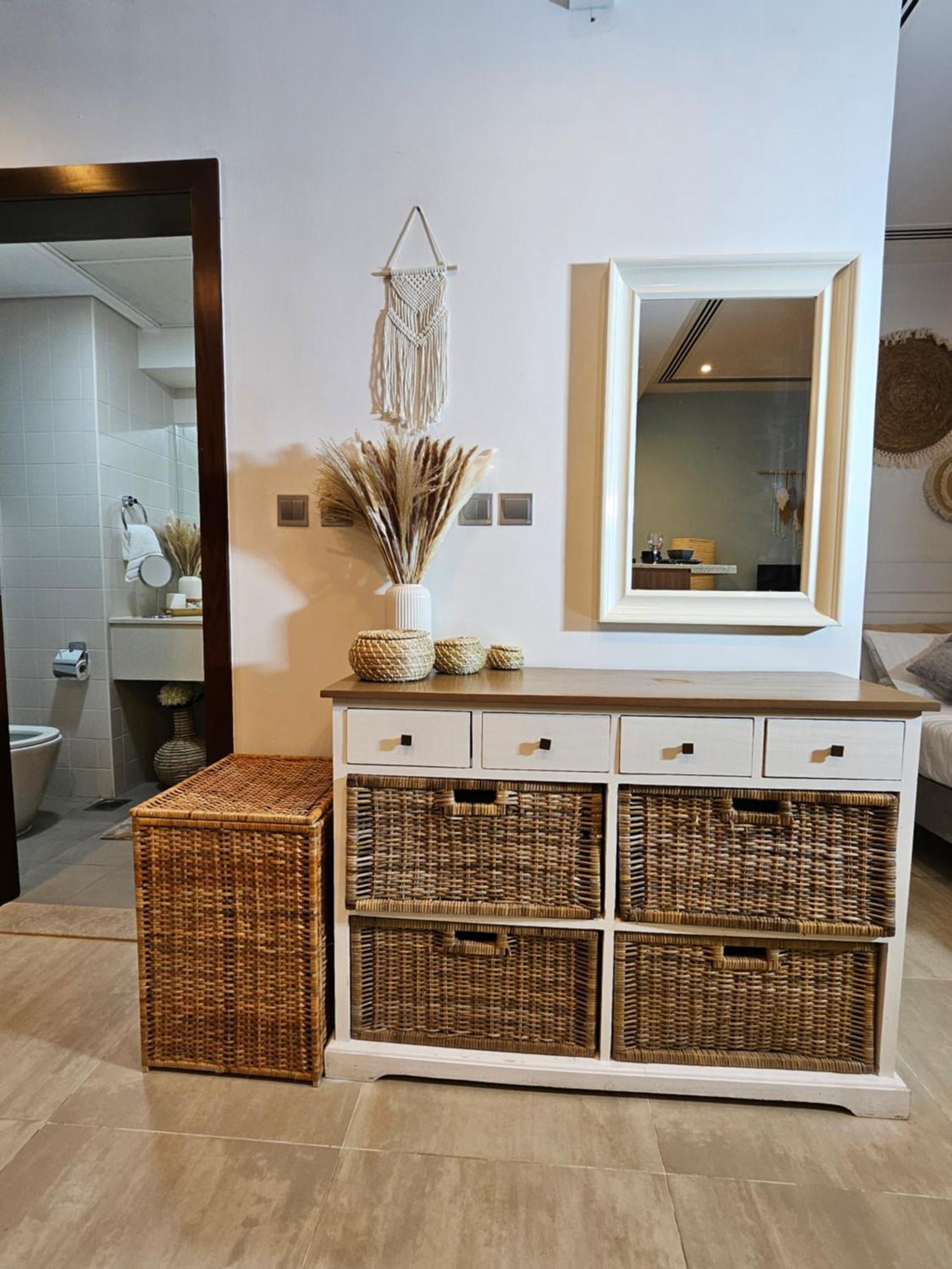 Modern Jbr With & Pool Access - Marina अपार्टमेंट *
